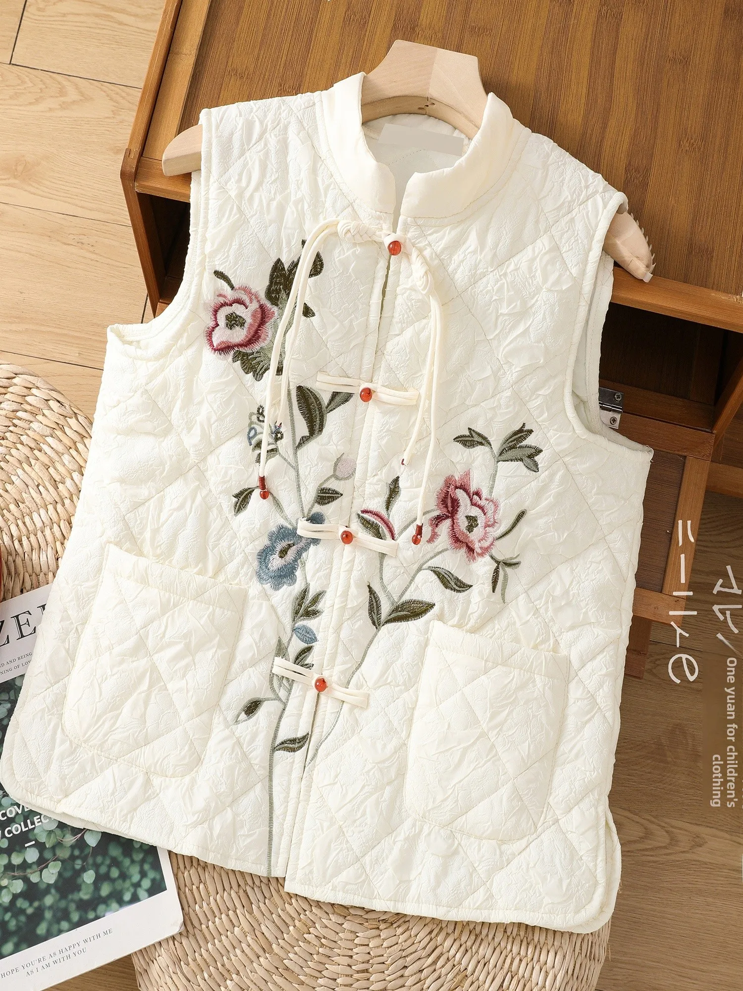 New Chinese Sle Women's Vest Large Size Cotton Embroidered Stand Collar Faion Slimming Autumn Winter New Arrival