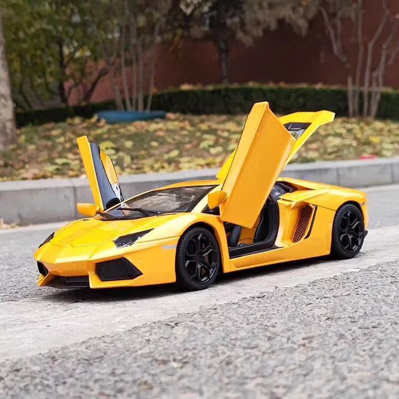 1:18 Aventador LP740 Alloy Sports Car Model Diecast Metal Racing Car Vehicles Model High Simulation Collection Children Toy Gift