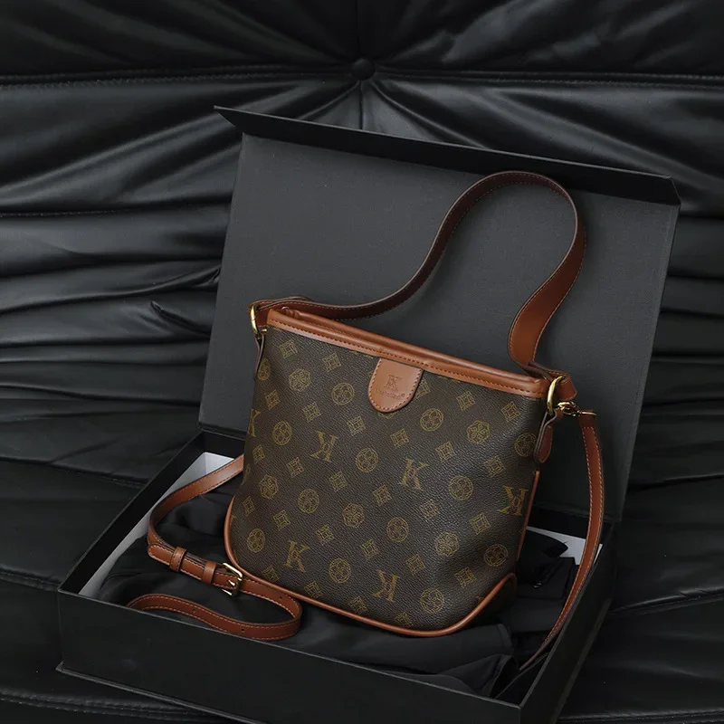 

2025 Women's Premium Leather Bucket Bag Large Capacity Tote with Adjustable Strap Designer-inspired Work Purse for Daily Commute