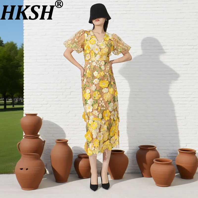 

HKSH Women Beach Vacation Dress Embroidered Flower Puff Sleeve V-neck Waist Cinching Slim Fit Split Elegant Chic Dresses HK21405