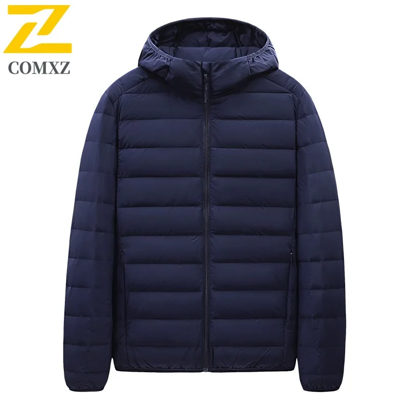 

COMXZ классический пуховик с капюшоном для мужчин 2025 Премиум для катания на лыжах, утепленная теплая парка для пешего туризма, ветрозащитное удобное зимнее пальто
