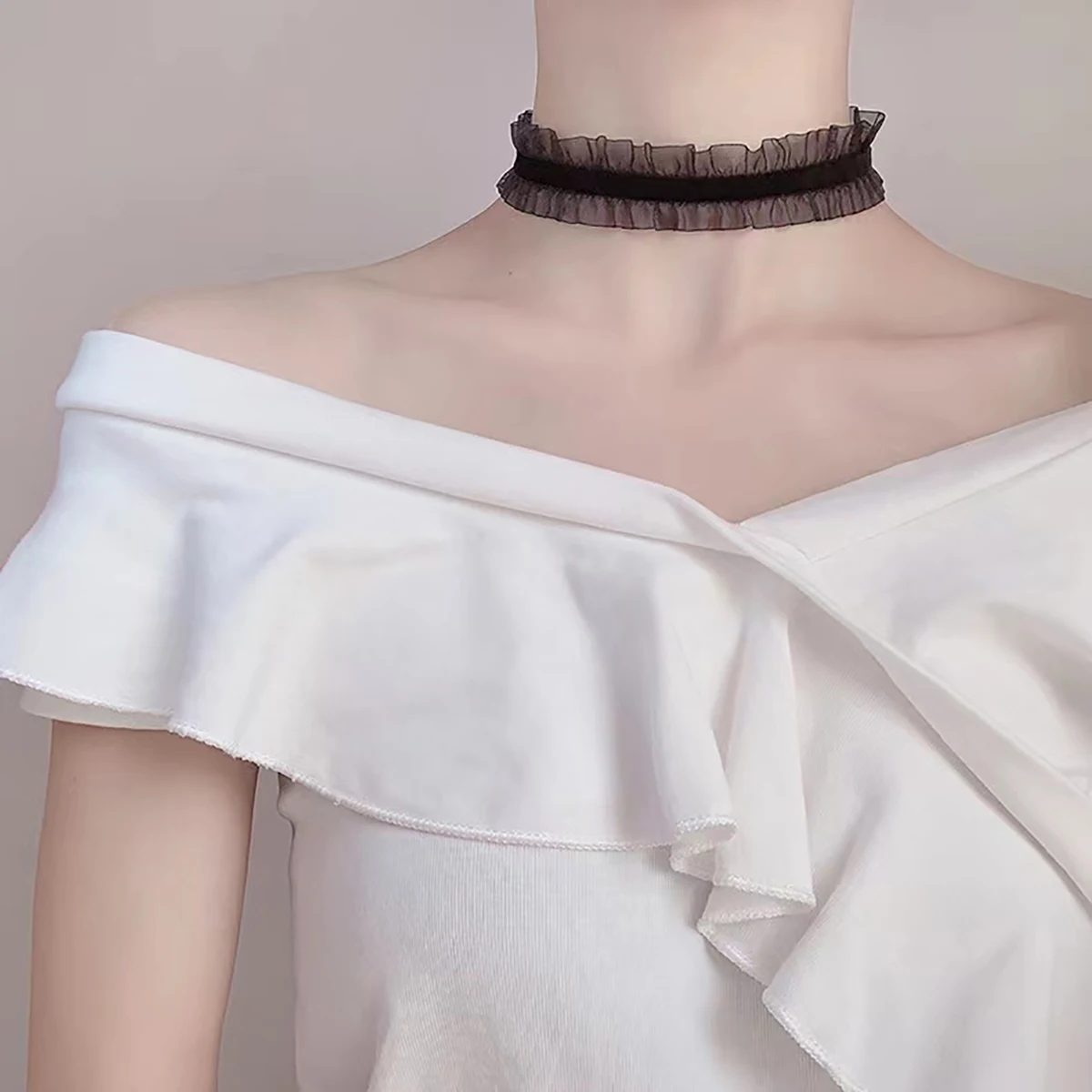 Velvet ruffled collarbone chain choker high-end lace sweet necklace women's net celebrity neckline neck strap short