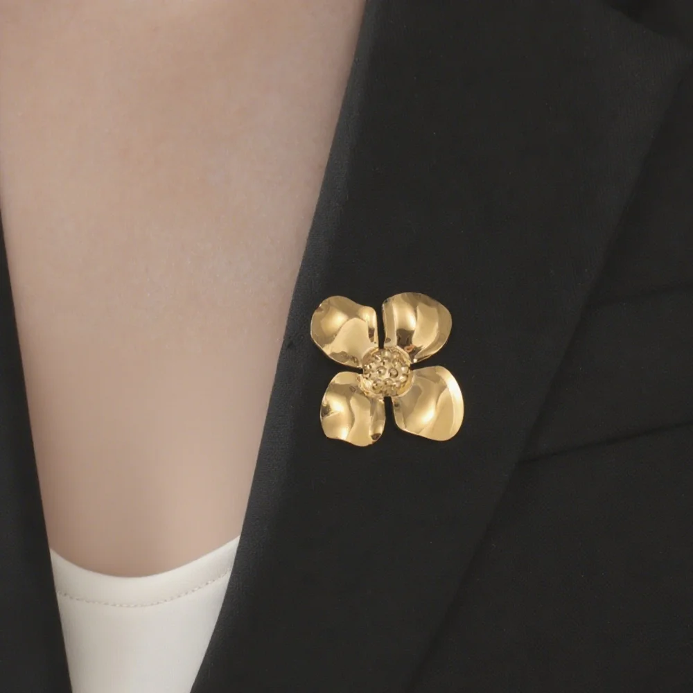 Cazador Blumen-Damenbrosche aus Edelstahl, Anstecknadeln für Kleidung, Anzugkragen, Abzeichen für Rucksack, Schmuck, Geburtstagsgeschenk 2026
