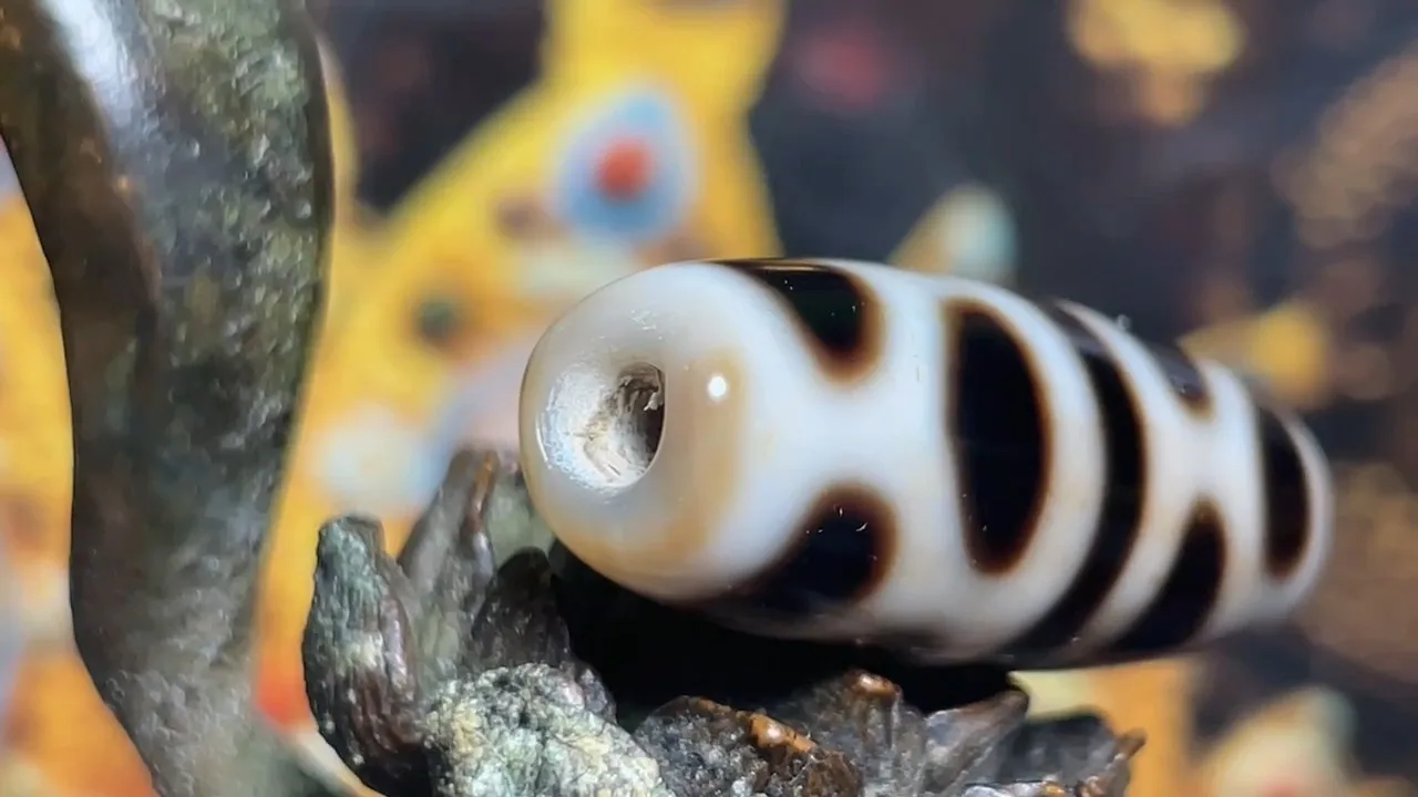 Tibetan Nepalese Himalayan Bead Ancient Agate Old Dzi Talisman eye Bead Amulet