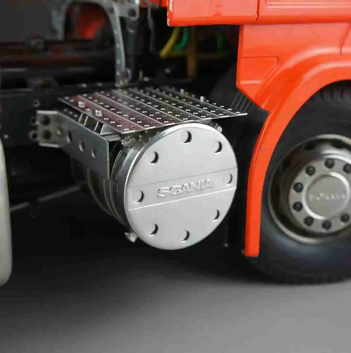 Simulation de réservoir d'échappement en métal et acier inoxydable, pièces de mise à niveau de décoration pour camion Tamiya R470 R620 modèle Scaleclub 1/14 PQG-SC-1