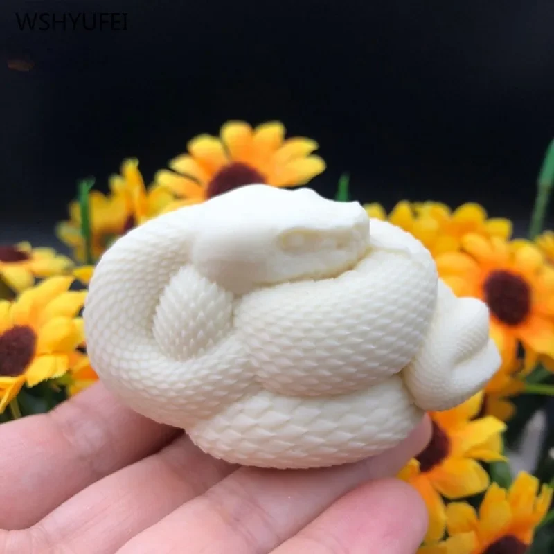 Ivory Fruit Carving Snake King Zodiac Little White Snake Handle Snake pendant pendant pendant Craft decorations 1pcs