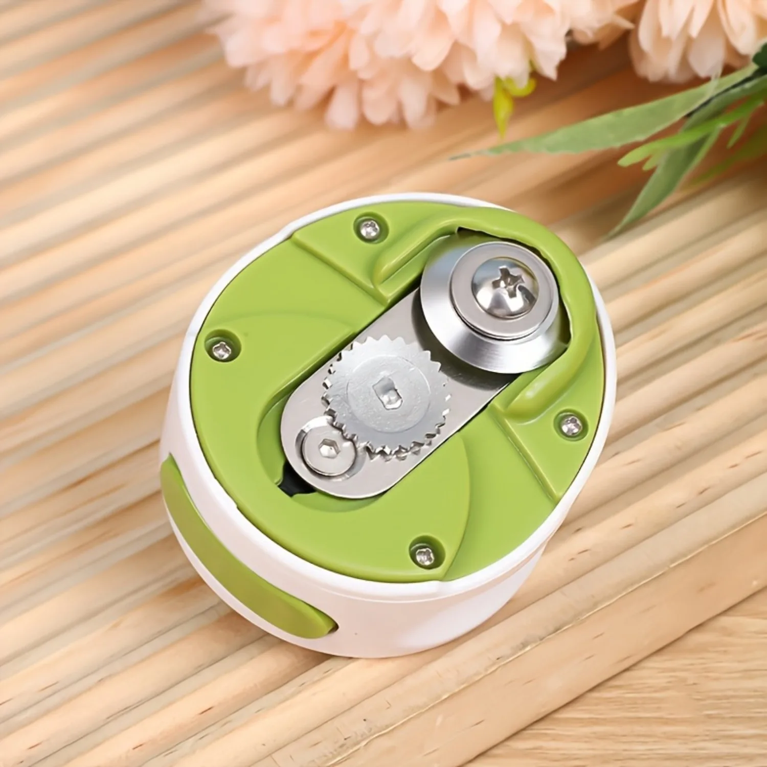 1PC Multi functional and effortless can opening tool, top-notch kitchen utility tool, stainless steel bottle cap screw remover