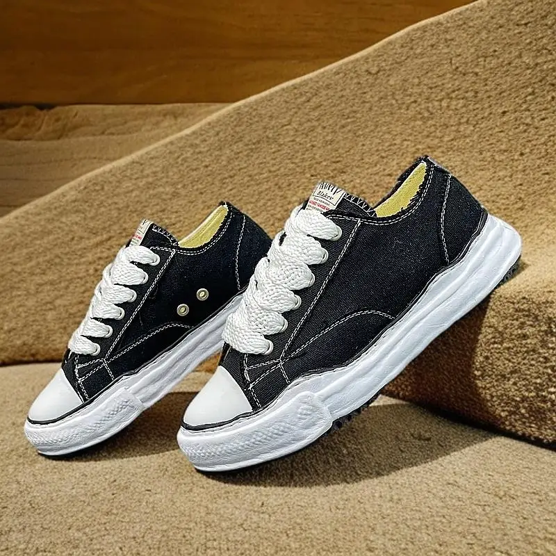 

2025 autumn and winter new styles Shoes,Black - White Minimalist Style, Breathable Upper, Comfortable Outings Without Duplicates