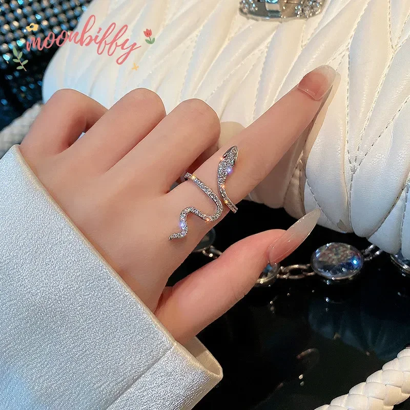 Sliver Color Micro-Inlaid Zircon Snake Ring Finger Ring Fashion Punk Boy Girl Birthday Onia Snake Ring Personality Jewelry Gift