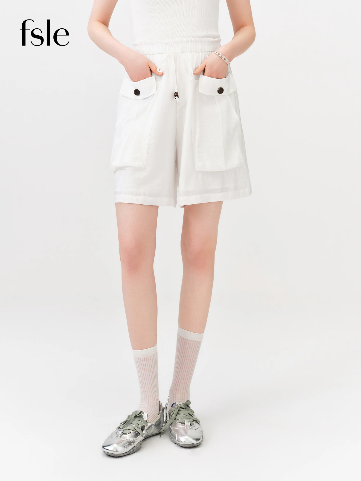 FSLE Women 2026 Summer New Arrival Casual Shorts with Large Pockets Loose Fit Elastic Waist Comfort Bottoms White Straight Pants