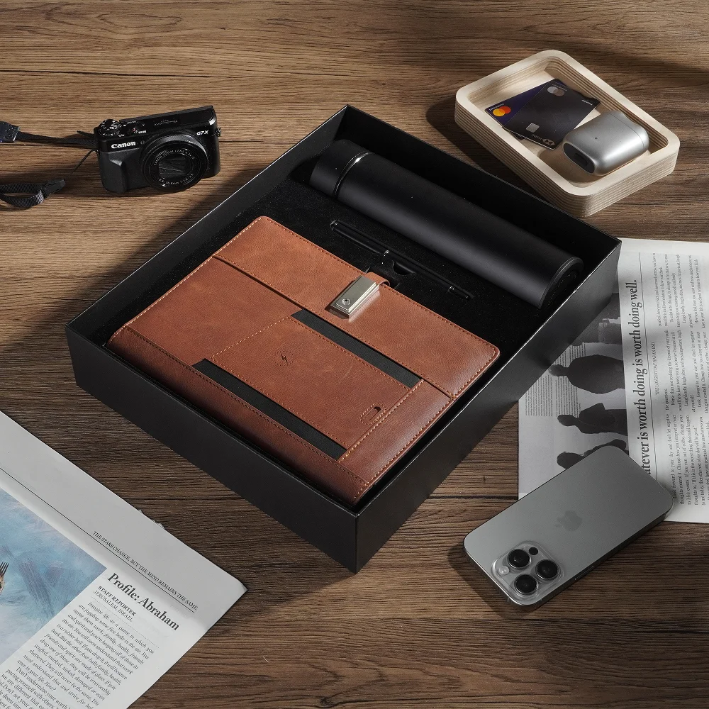Elegant Business Gift Set – A5 Wireless Charging Notebook with Phone Pocket & USB Drive for Professionals