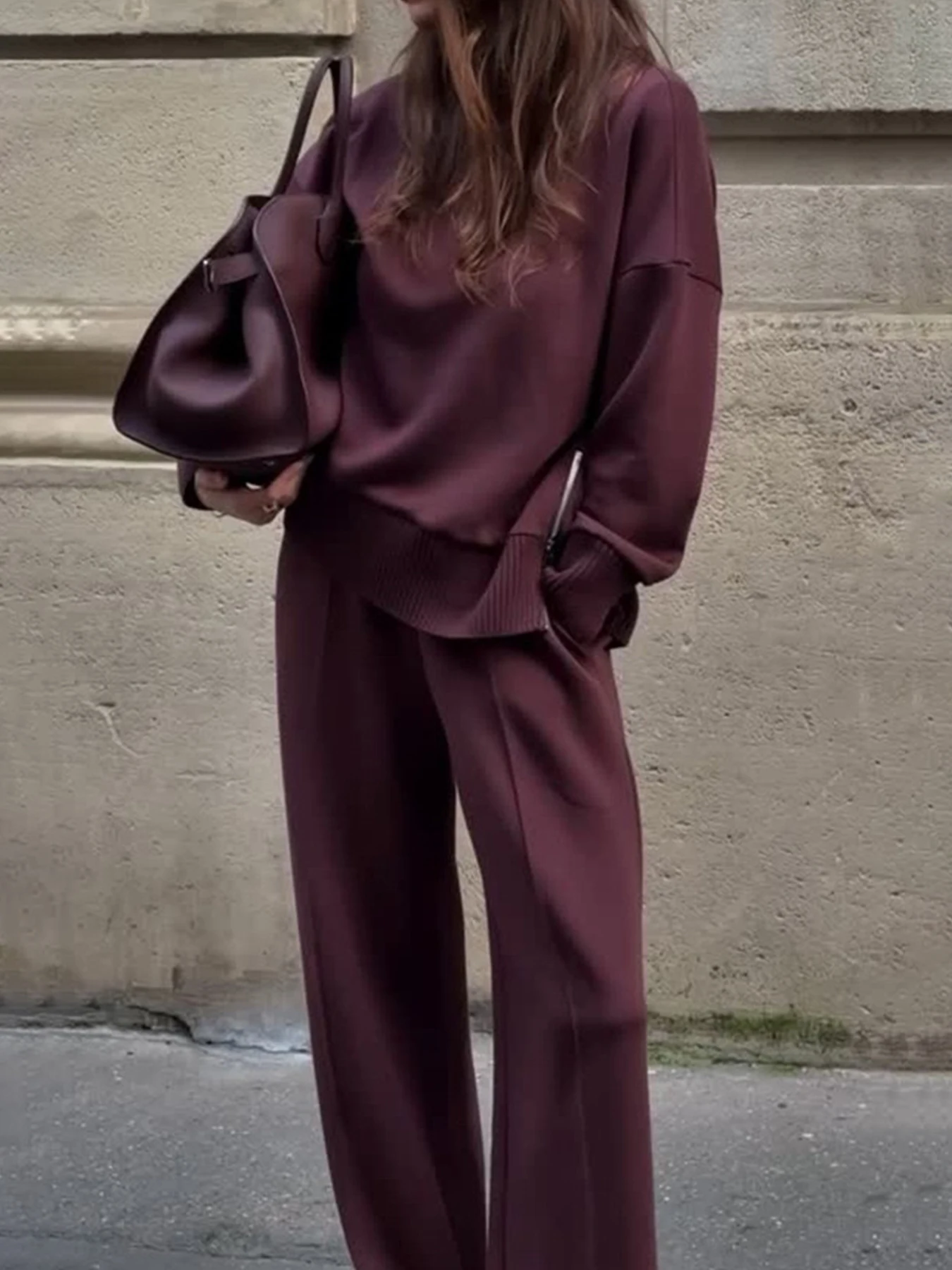 طقم نسائي جديد مكون من قطعتين من جلد الغزال، هوديي بأكمام طويلة وبنطال واسع الساق، مناسب لفصول الخريف والشتاء #1