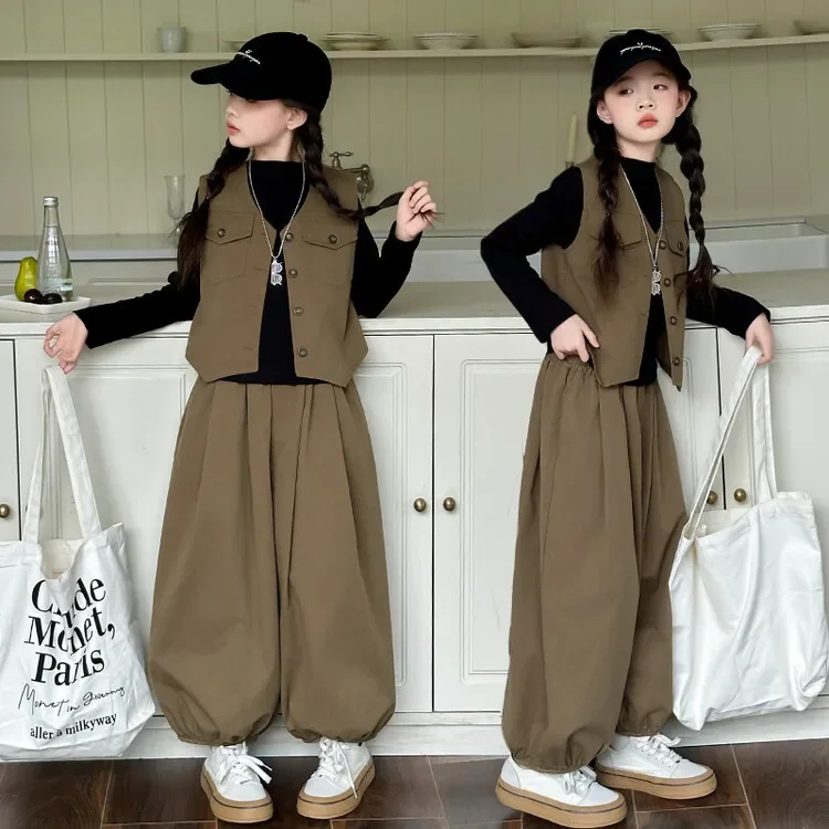 

Одежда для маленьких девочек, костюм для девочек, весенне-осенний комплект, новинка 2024, модное базовое пальто, брюки, комплект из трех предметов