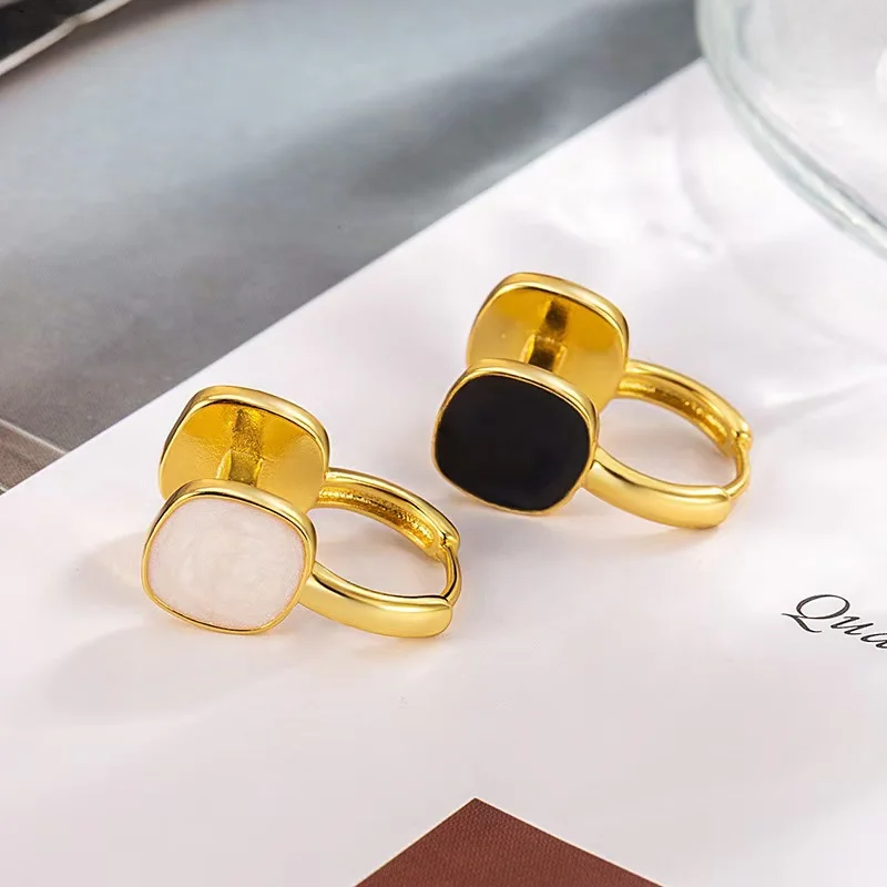 New Minimalist Elegant Luxury Black Reversible Square Stud Earrings for Women - Sophisticated Ear Accessories