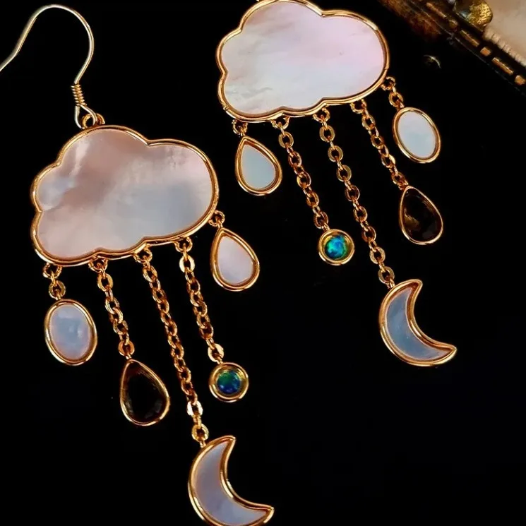 French Palace Fengyun Duo Earrings White Mother-of-pearl Opalite Coffee Zirconium Earrings Fashionable High-end Earrings