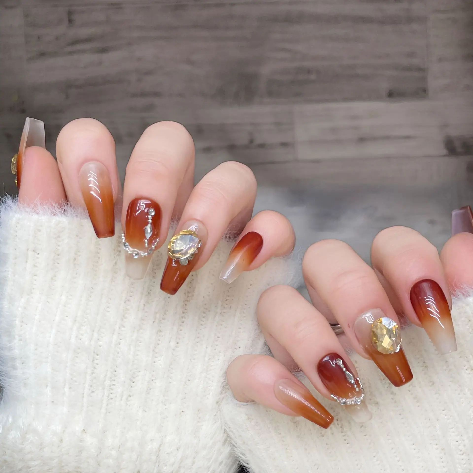 10pcs Handmade Press On NailsWarm Orange Gradient with Rhinestones Vintage Elegant Full Cover Wearable Artificial Nail Tip