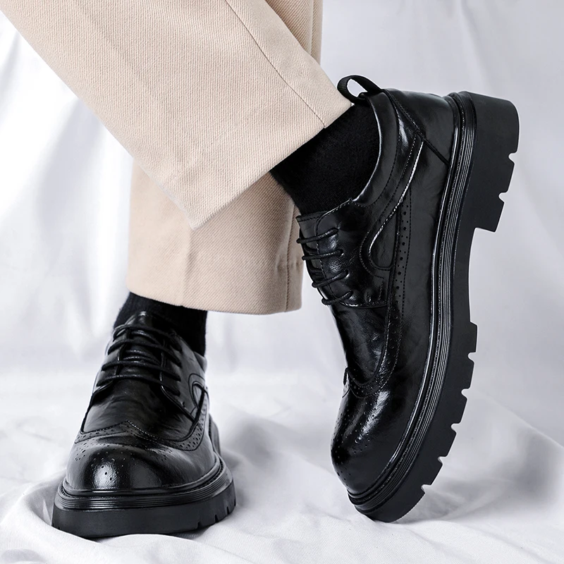 

Men's leather shoes Luxury designer style Leisure Office Business Thick soled suit adult shoes Black brown lace up Brogue