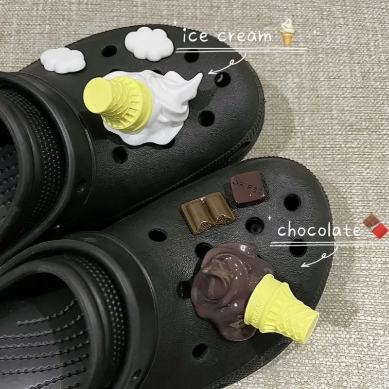 

DIY Sweet Cute Shoe Charms Designer Fashion Cartoon Snacks Clogs Accessories Luxury Vintage All-match Shoe Ornament for Crocs