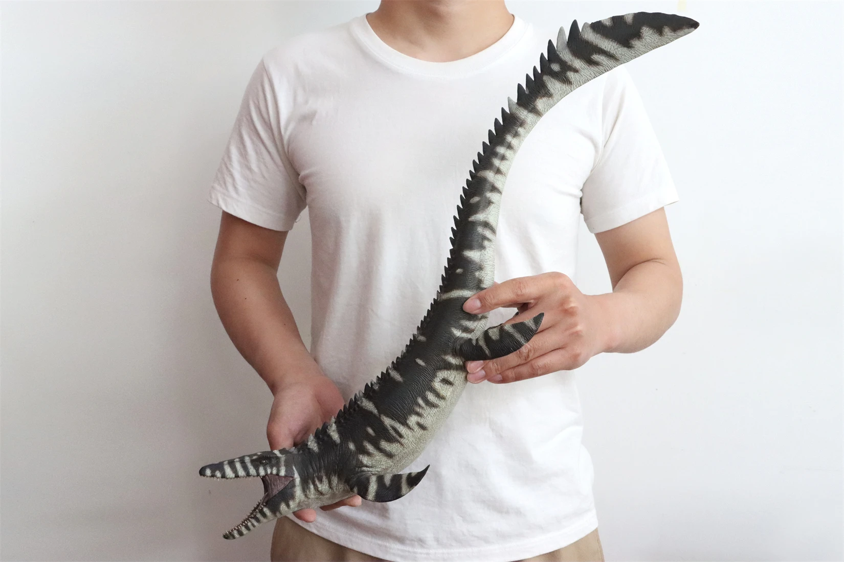 

Nanmu 1:35 Scale Mosasaurus 2.0 Figure Mosasauridae Dinosaur Model Leviathan Collection Decoration GK Birthday Gift