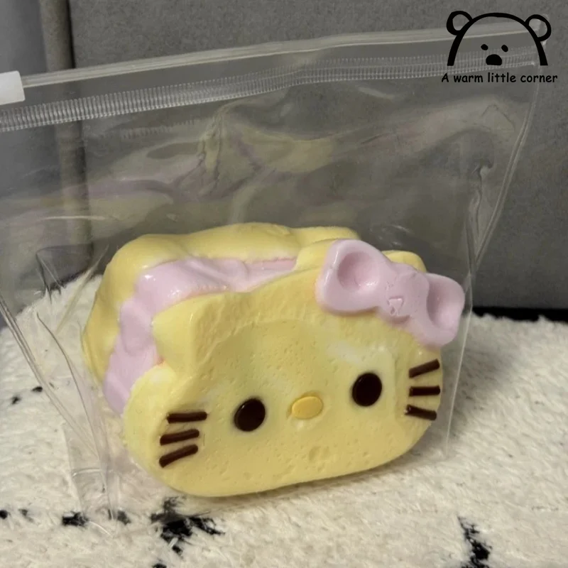 

Мягкая игрушка-антистресс Hello Kitty «Тысяча слоев», супермягкая, с текстурой кремовой массы, медленно восстанавливающая форму