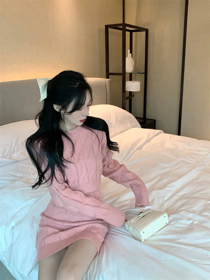 Autumn Women's Suit Knitted Long Sleeve Top And Slim Skirt Sets Fashion Casual Sexy Lady Fashion Two-Piece Set