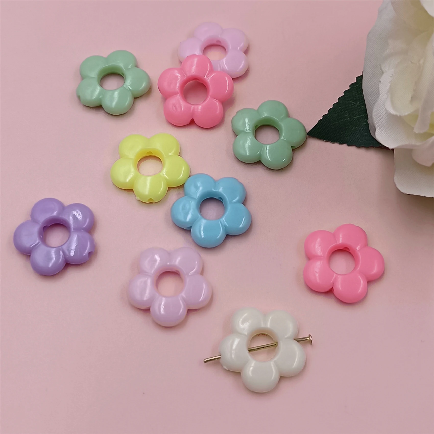 10pcs/bag 19mm Acrylic Cream Color Hollow Flower Beads for DIY Earrings Necklace Keychain Flower Pendant Handmade Material