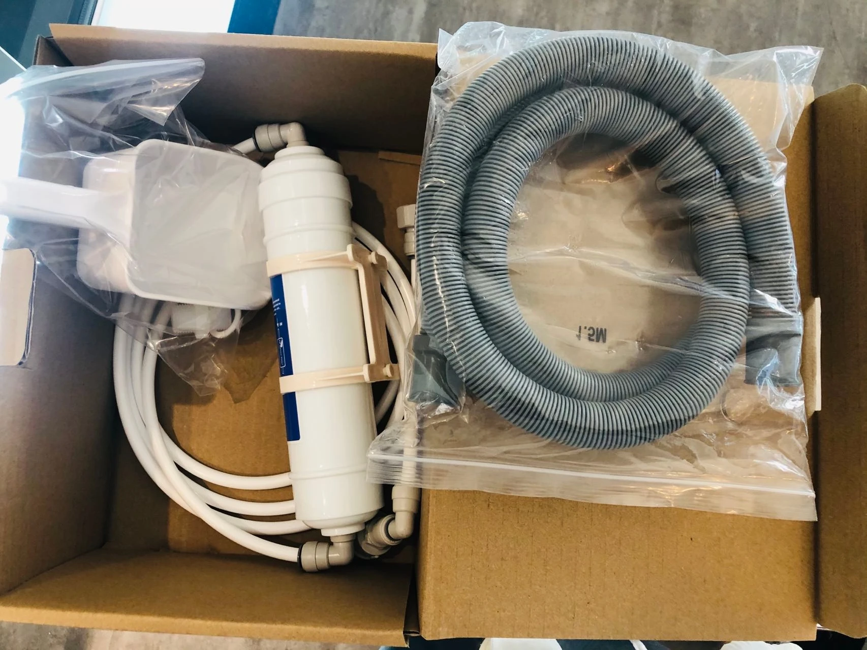 الجملة المنزلية مع الضوء الأزرق LED التلقائي التحكم التجارية آلة صنع الثلج واضحة صانع الثلج الصين لبار القهوة الفندق