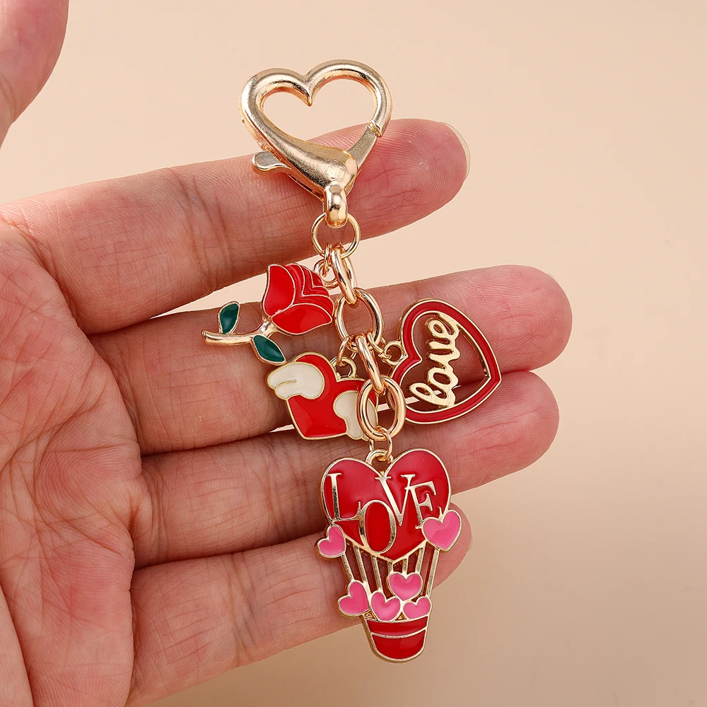 Aihua Hübscher Lippenstift-Schlüsselanhänger mit roten Lippen, Herz- und Rosenblüten-Motiv, für Frauen und Mädchen, Geburtstagsgeschenk, Schmuckanhänger für Handtaschen – Detail 4