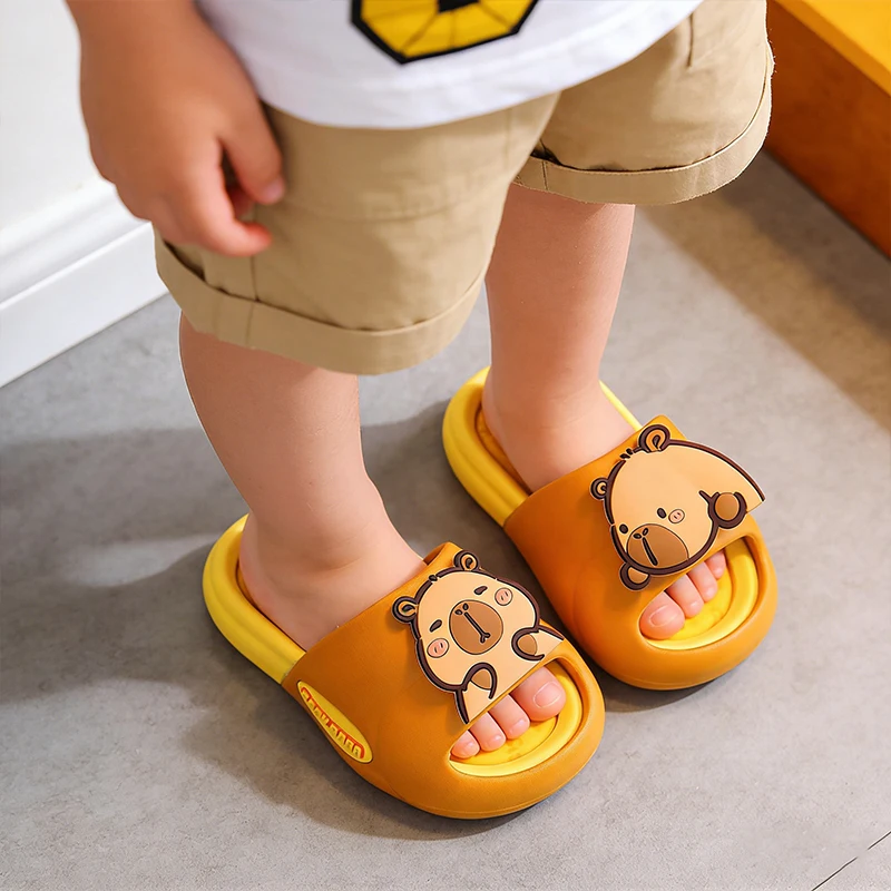 Summer Children Slippers Boys Non Slip Soft Soled Bathroom Slippers 3-10 Years Old Girls Cute Cartoon Capybara Home Slippers