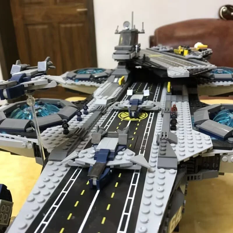 NEW 2996PCS 76042 Super Heroes S.H.I.E.L.D. Helicarrier, Large Assembled Building Blocks for Boys, Children's Educational Toy view 4