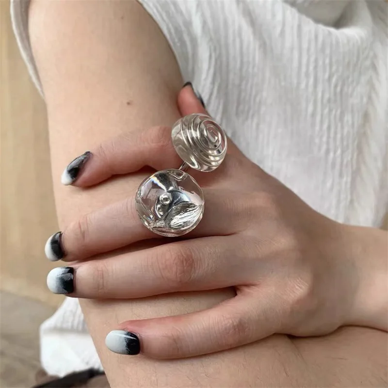 HUANQI New Transparent Spiral Pattern Horseshoe Flower Rrendy Acrylic Resin Big Ring for Women Korean Fashion INS Jewelry 2024