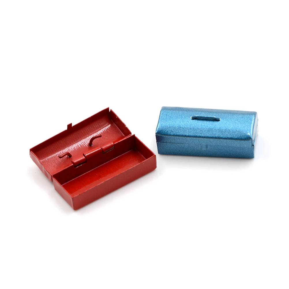 Mini caja de herramientas de Metal en miniatura para casa de muñecas, modelo, rojo/azul, 1:12, 1 ud.