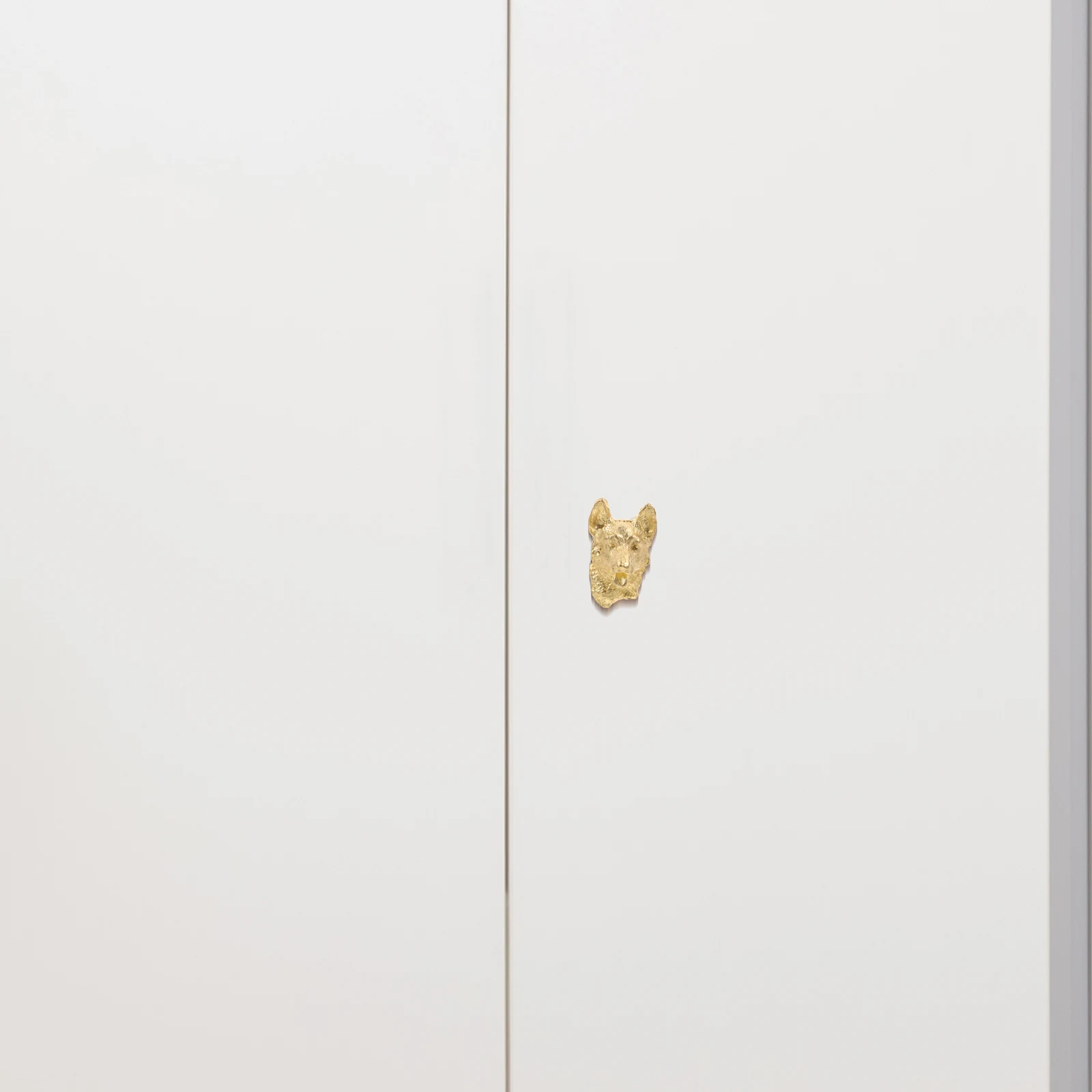 

Wolf Dog Holds Hands Brass Pull Handle Cute Animal Knob Light Luxury Drawer Knobs Golden Bathroom Cabinet