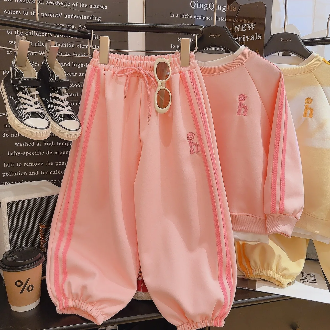 2026 Frühling Herbst Kinderbekleidungssets Jungen Mädchen Langarm-Sweatshirt mit Stickerei + Hose 2-teiliger Kinder-Trainingsanzug 1-14 Jahre – Detail 6