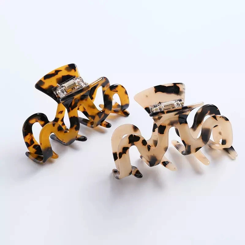 2023 New Korean Fashion 8.8cm M Hollow Multi Color Wavy Acetate Trendy Unique Sturdy Hair Claw Clip Hair Accessories