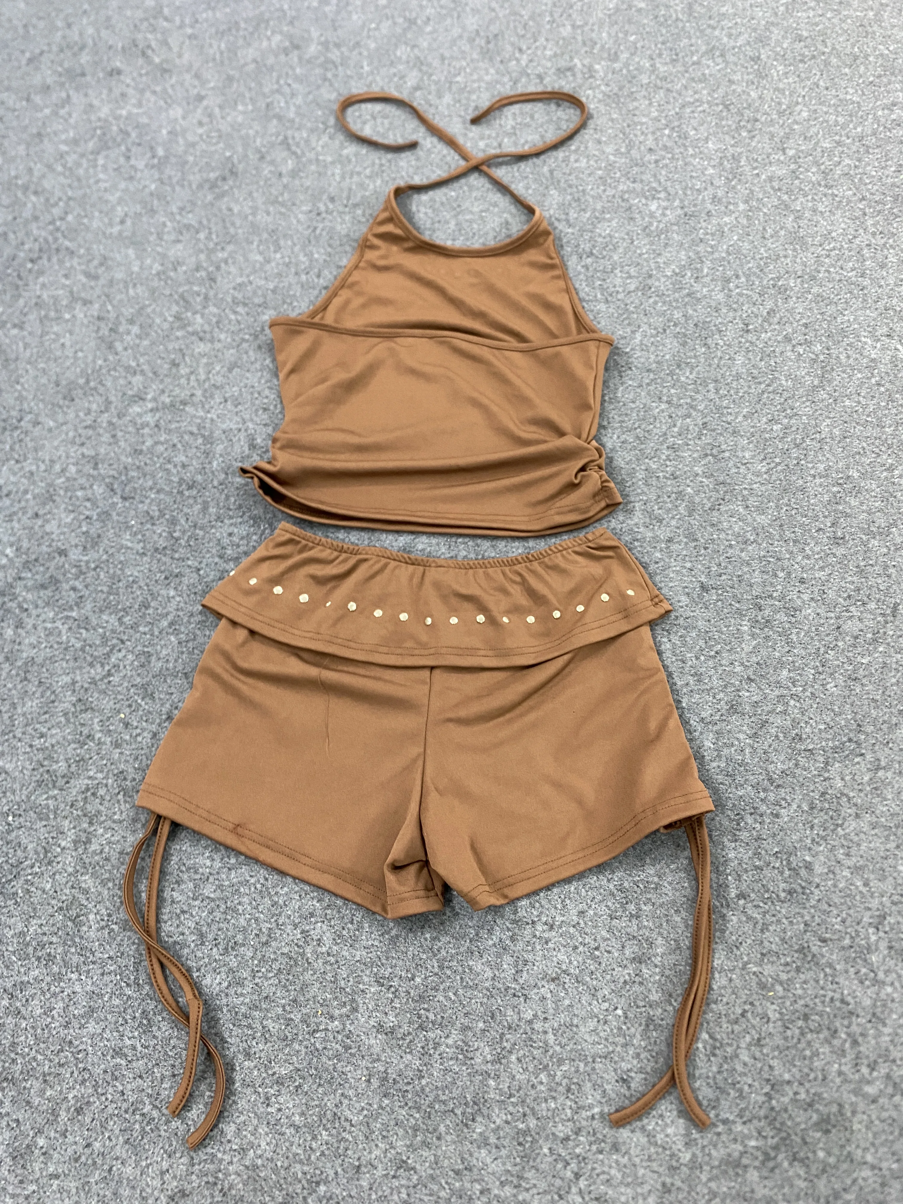 Y2K Korean style with distinctive design sense, simple yet monotonous hanging neck vest shorts two-piece set