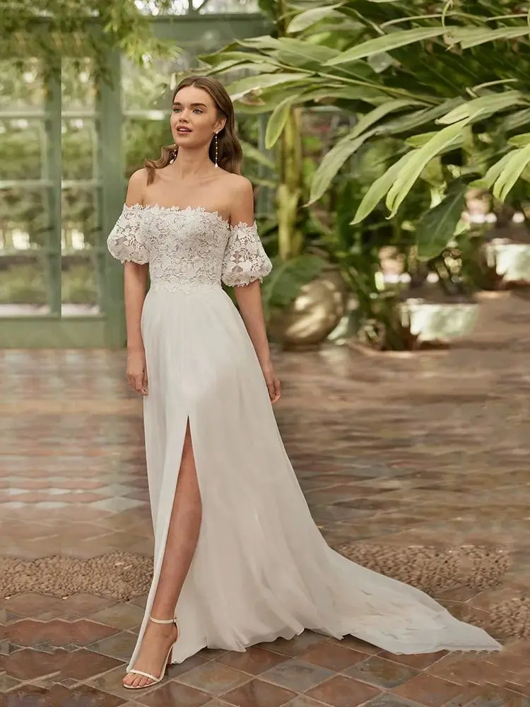 New Boho Wedding Dresses Off Shoulder Sleeve Bridal Gowns White Lace Bride Dress Beach Side Slit Wedding Gowns 2024 Strapless