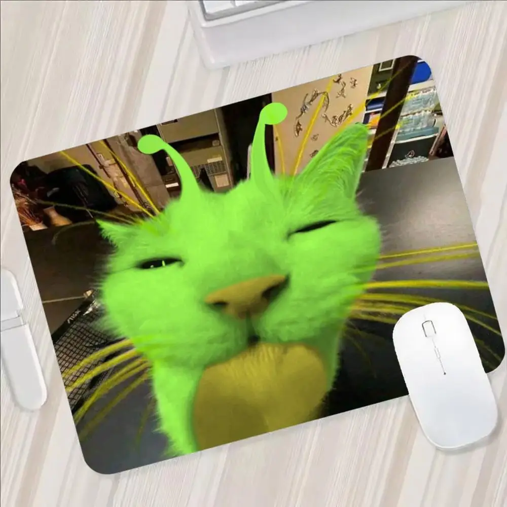 Alien-Katzen-Meme-Mauspad - Ausgefallene Rutschfeste Farbige Kante Tragbare Matte für Laptop, Büro & Gaming Kawaii Katzen-Schreibtischunterlage – Detail 5