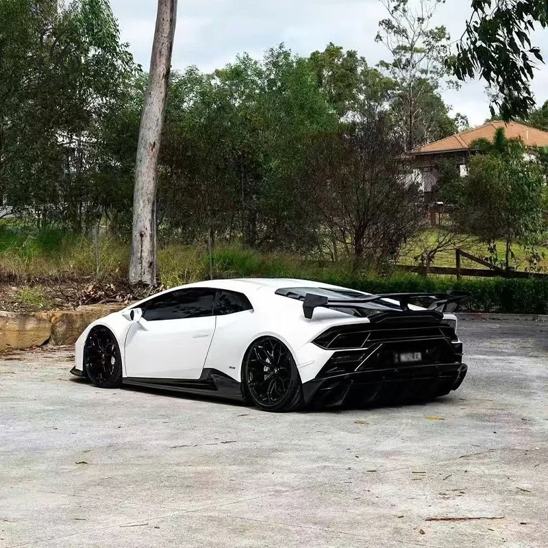 Suitable for Lamborghini Huracan LP580LP610 modified EVO carbon fiber car body spoiler