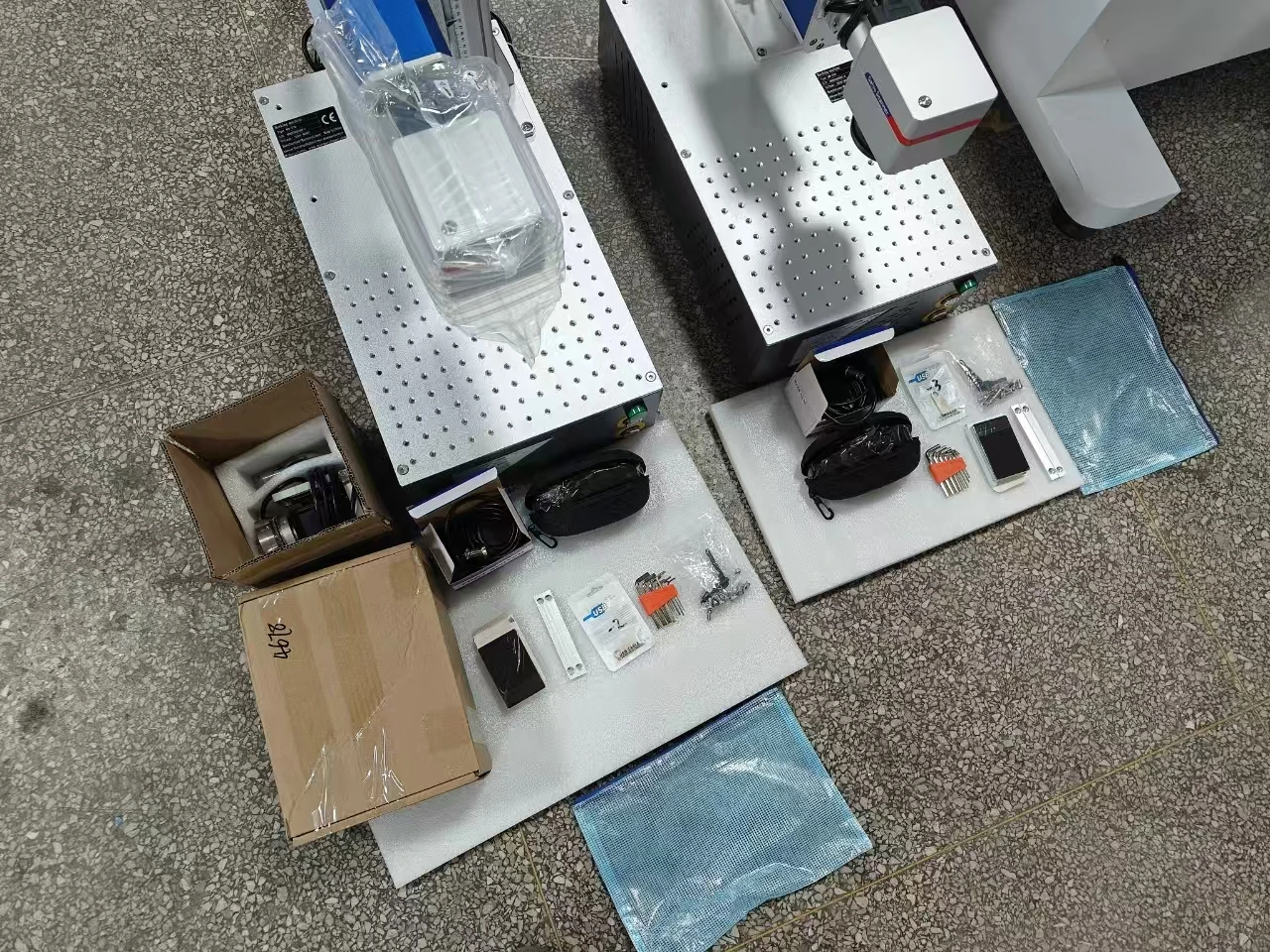 

Best Price! 20W 30W Fiber Laser Engraving Machine, High-Speed Marking on Anodized Aluminum, Stainless Steel, Co2 Laser