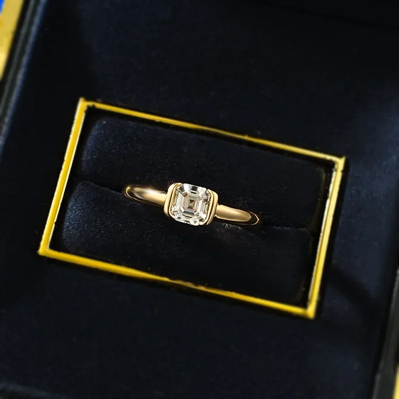 

Daily Commuter S925 Silver 5 * 5mm Asche Pagoda Cut White Diamond Square Sugar Ring Female Ins Jewelry