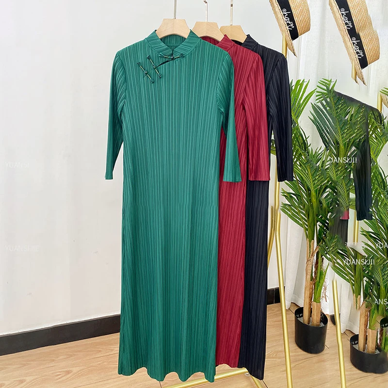 Retro Chinese style improved version pleated cheongsam skirt, red medium long style New Year dress, high-end  women's clothing - Image 3