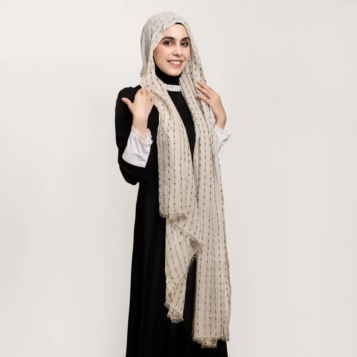 

Новый вискозный хиджаб, мусульманский шарф, платок с бахромой, женский полосатый платок, тюрбан, банданы, повязка на голову, Bufanda, платок, Turbante Mujer