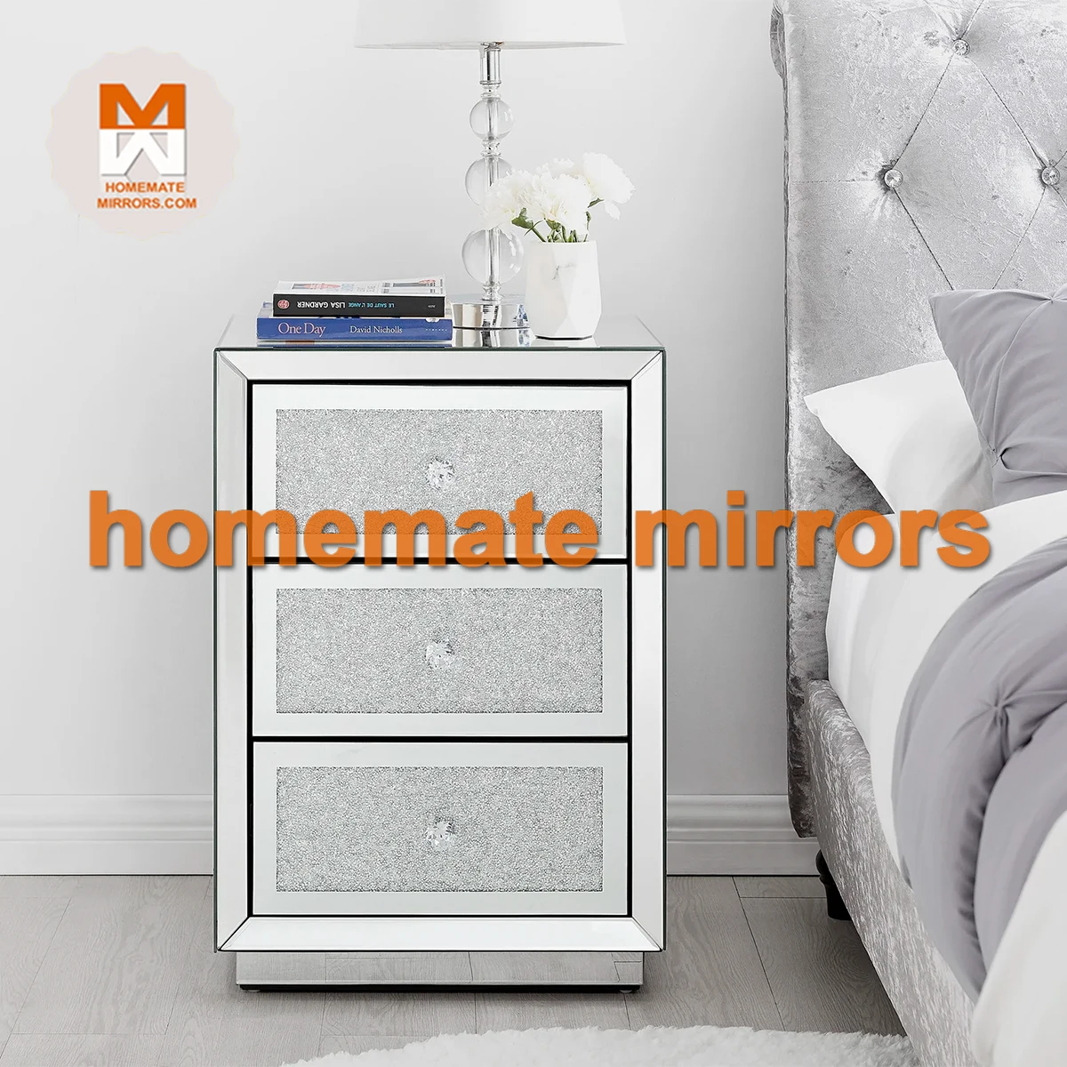 Comodino con specchio a 3 cassetti