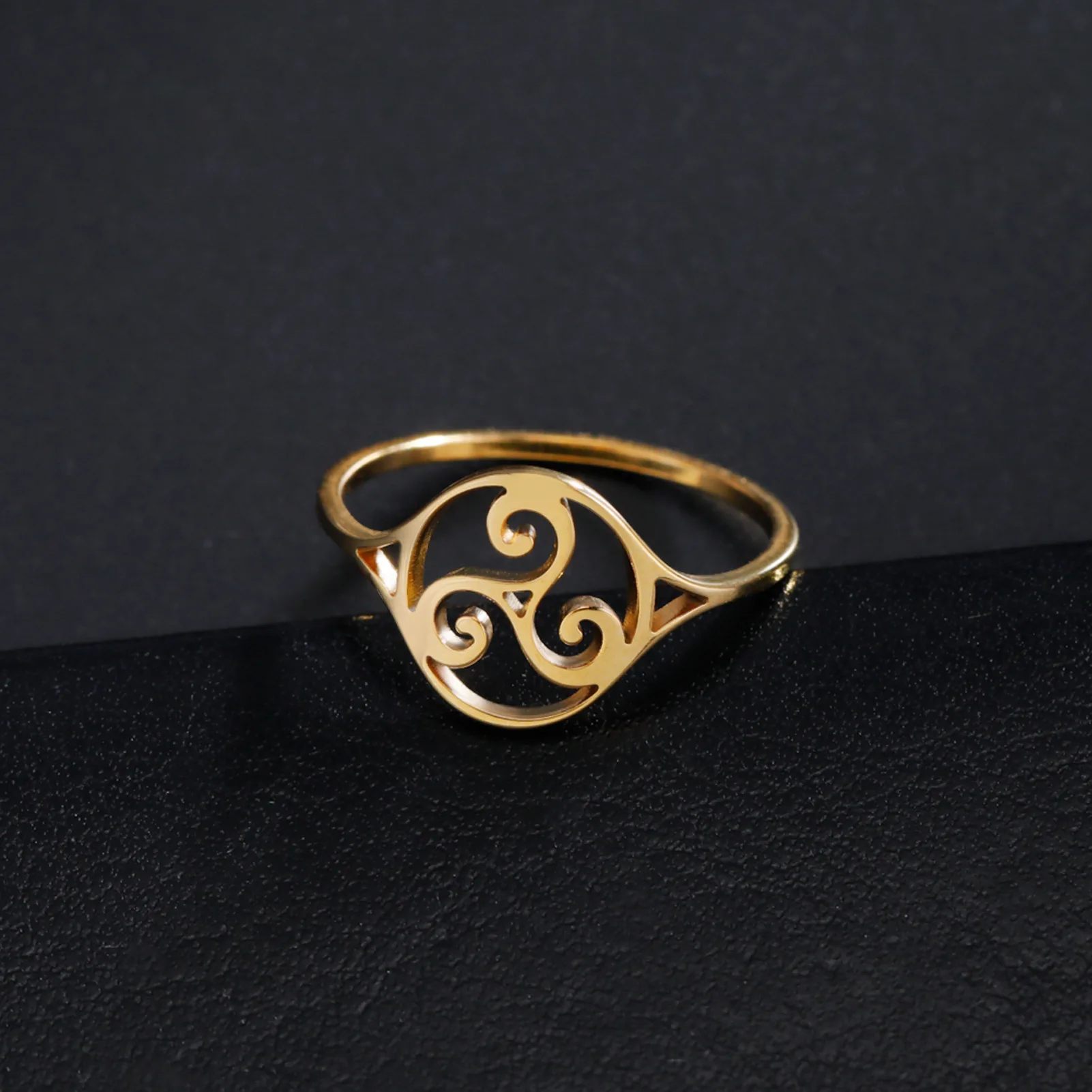 HIPEE Retro Triple Spiral Symbol Ring Amulet Solomon Signet Ring Stainless Steel Celtic Knot Rings for Women Men Amulet Jewelry