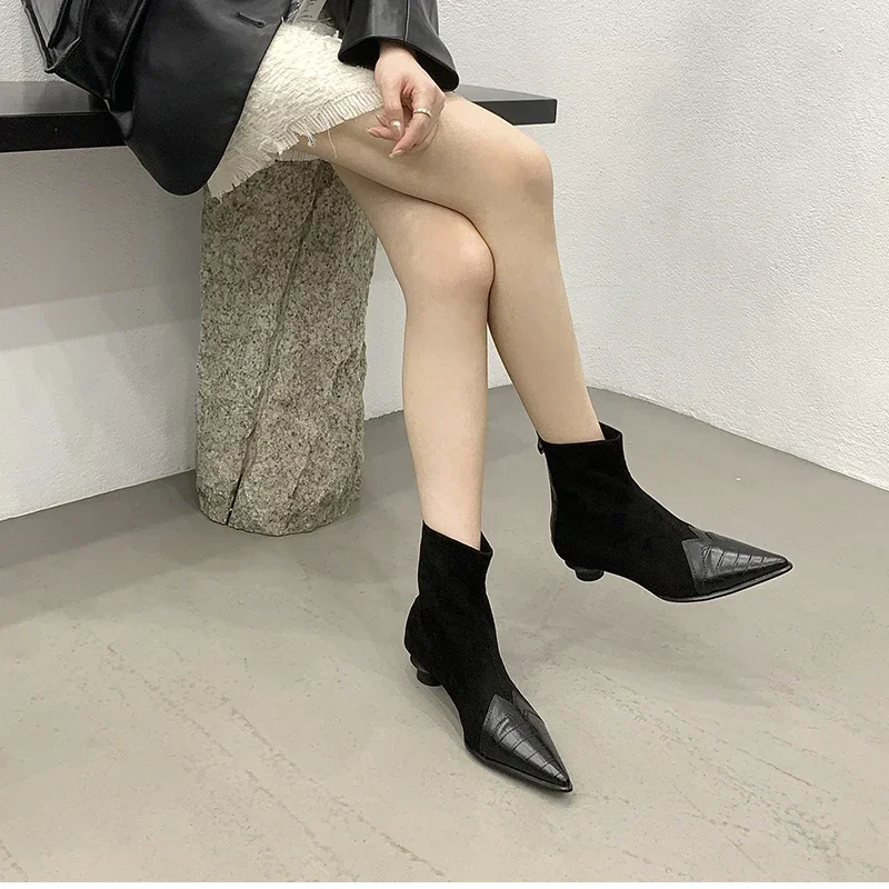 Botas femininas de dedo apontado, botas curtas, sapatos elegantes de salto baixo, calçado confortável, moda feminina, primavera, outono, novo, 2024