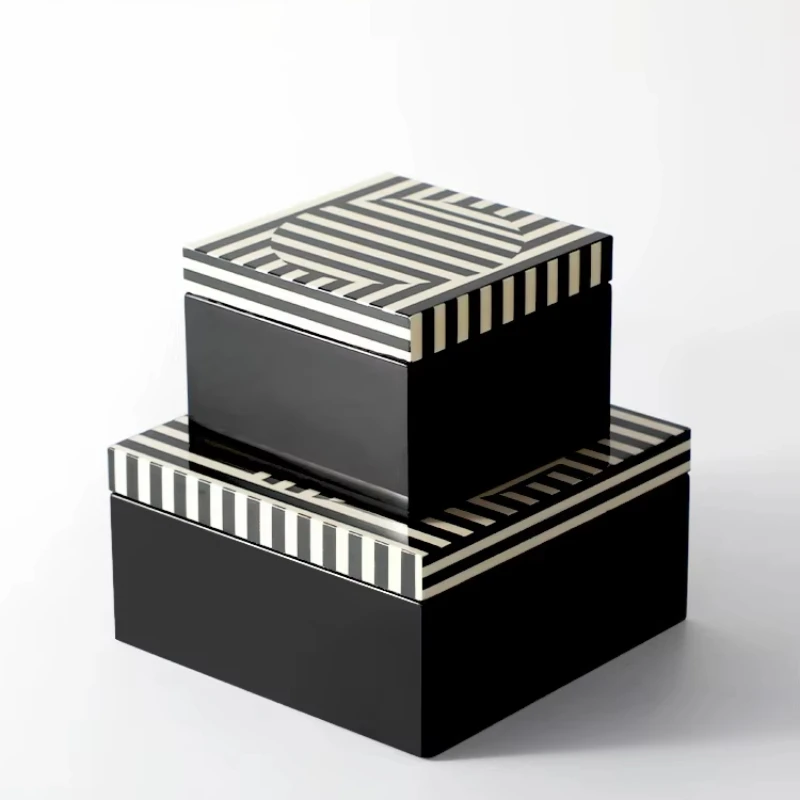 European modern black and white striped jewelry storage box High-grade wooden piano paint round jewelry box home storage tray