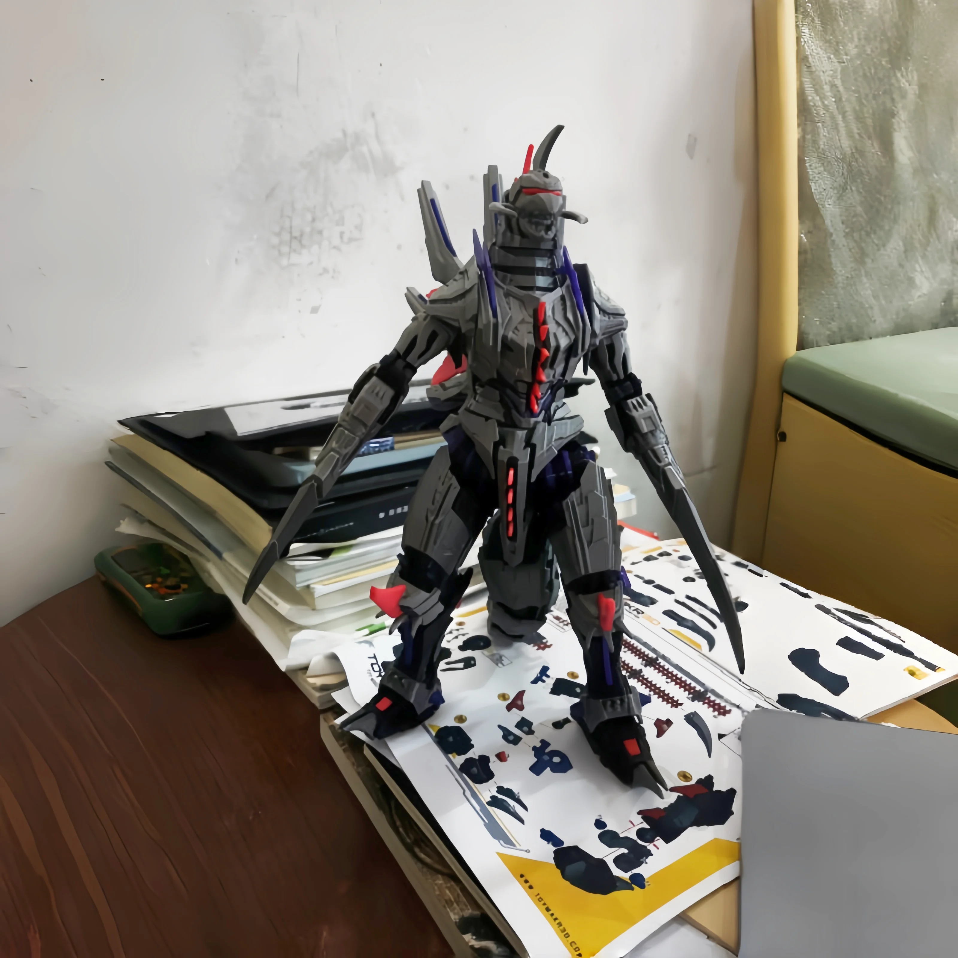

in stock 3D printing hidden blade Gigan mechanical invisible blade assembly mecha model ornament movable figurine ornament