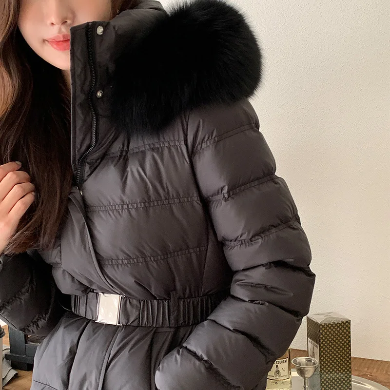 Nuevo abrigo de invierno de longitud media para mujer, abrigo cálido con cuello de piel sintética, prendas de vestir exteriores adelgazantes, tela con memoria para ir al trabajo