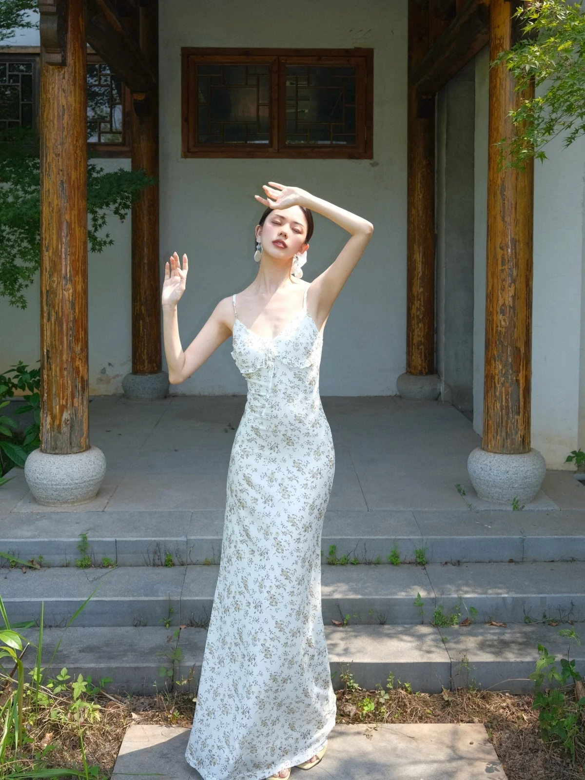 

Платье без бретелек в новом китайском стиле с цветочным ретро-дизайном, облегающее, цвета каштаново-белый, с рукавами, в стиле Ultra-Fairy Atmosphere XiaoJiaoGuan